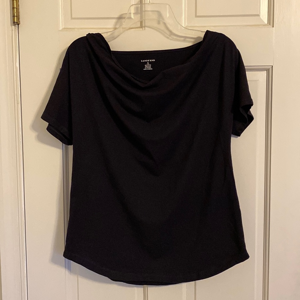 Short sleeved top